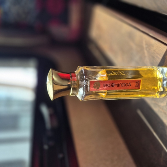 L'Artisan Parfumeur Voleur De  Roses  70% Full - Picture 2 of 3